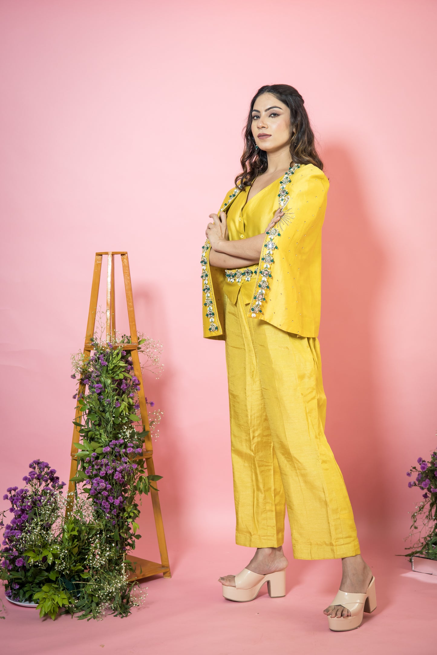 Sunheri Cape Set