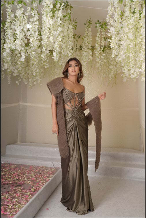 Victoria Corset with Skirt and Textured Pallu