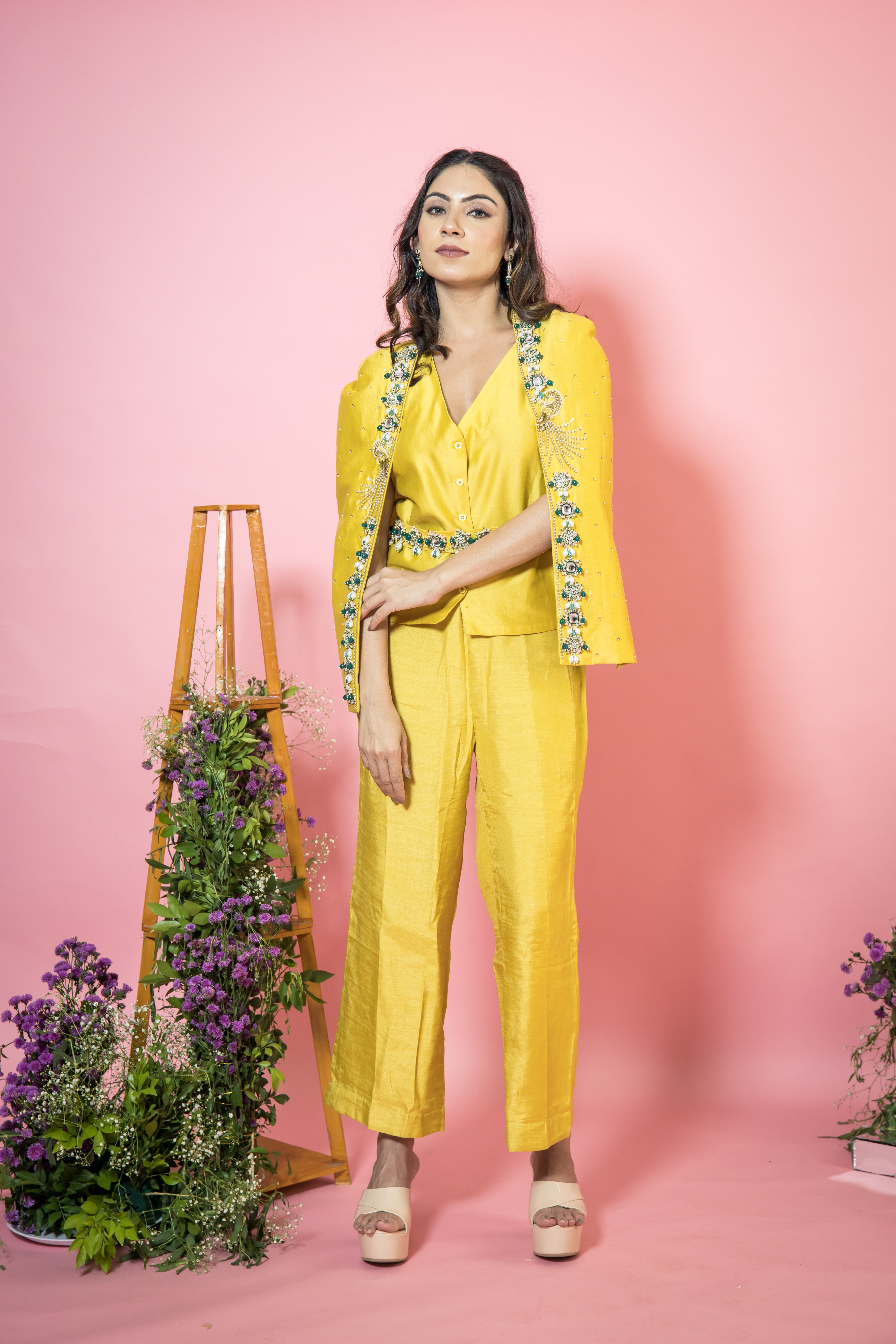 Sunheri Cape Set – MAIRA KATARIA